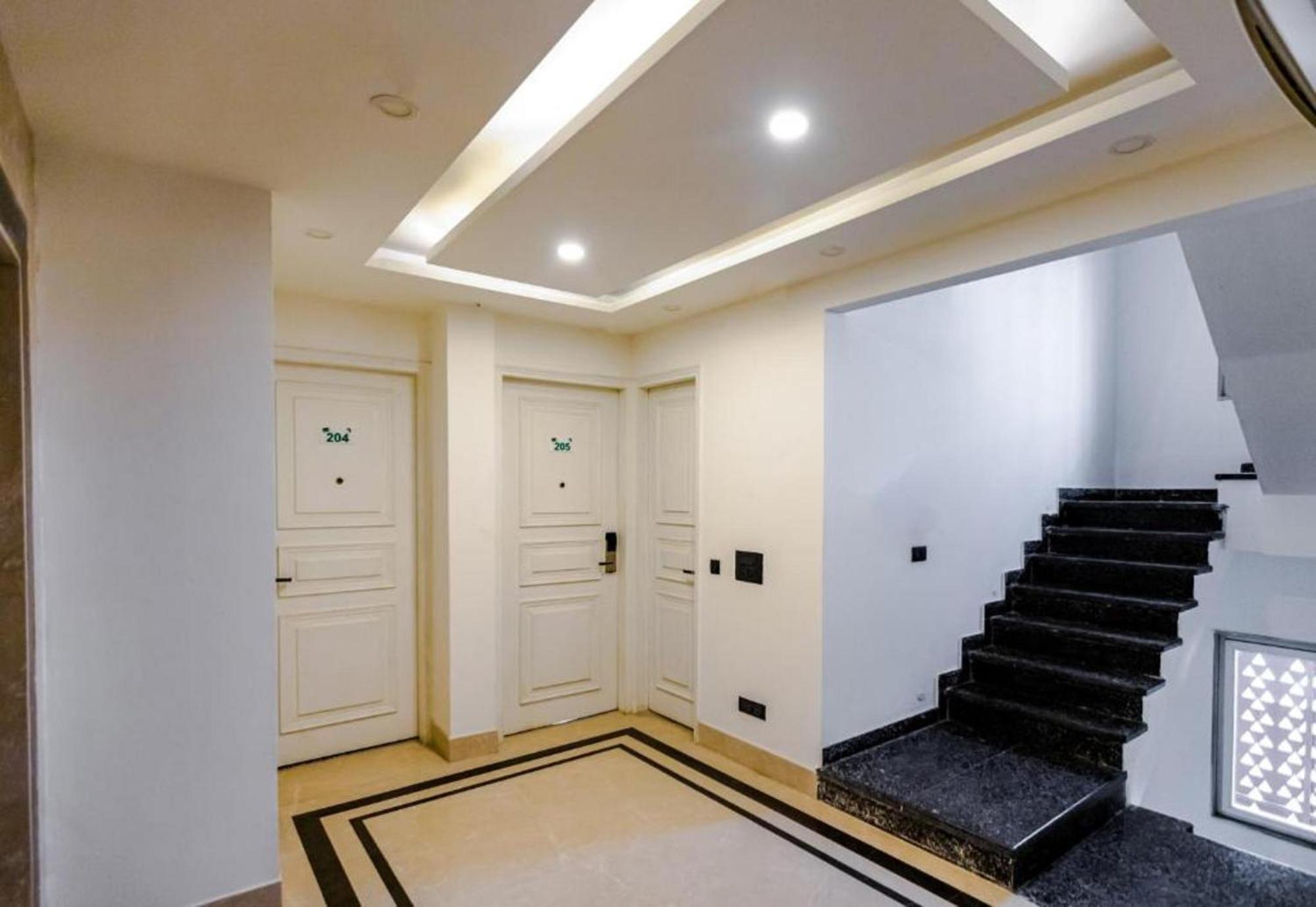 Hotel Mayur At Cr Park Нью-Дели Экстерьер фото