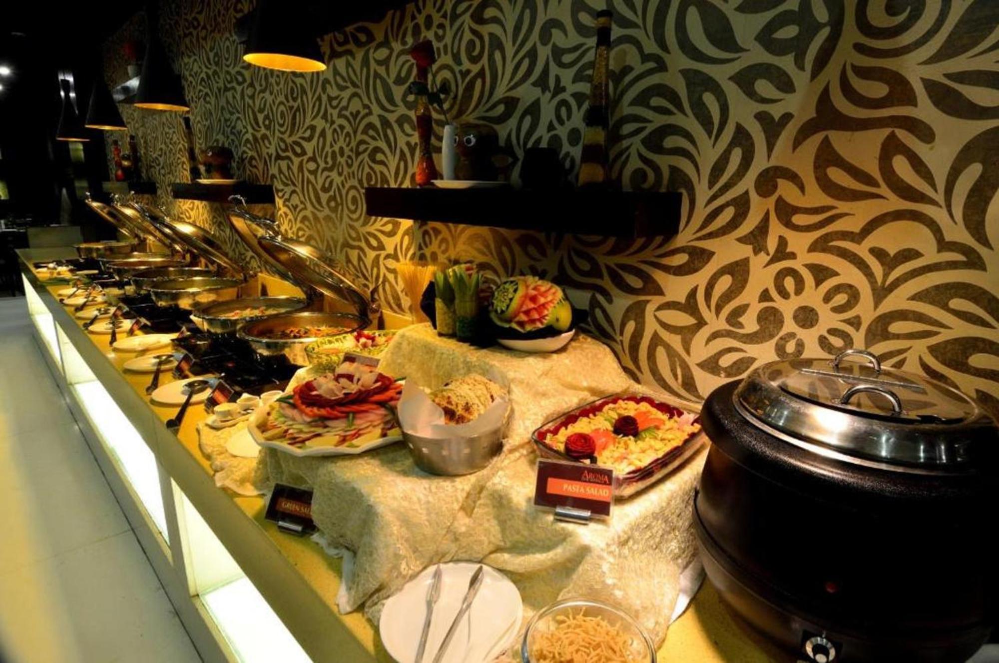 Hotel Mayur At Cr Park Нью-Дели Экстерьер фото
